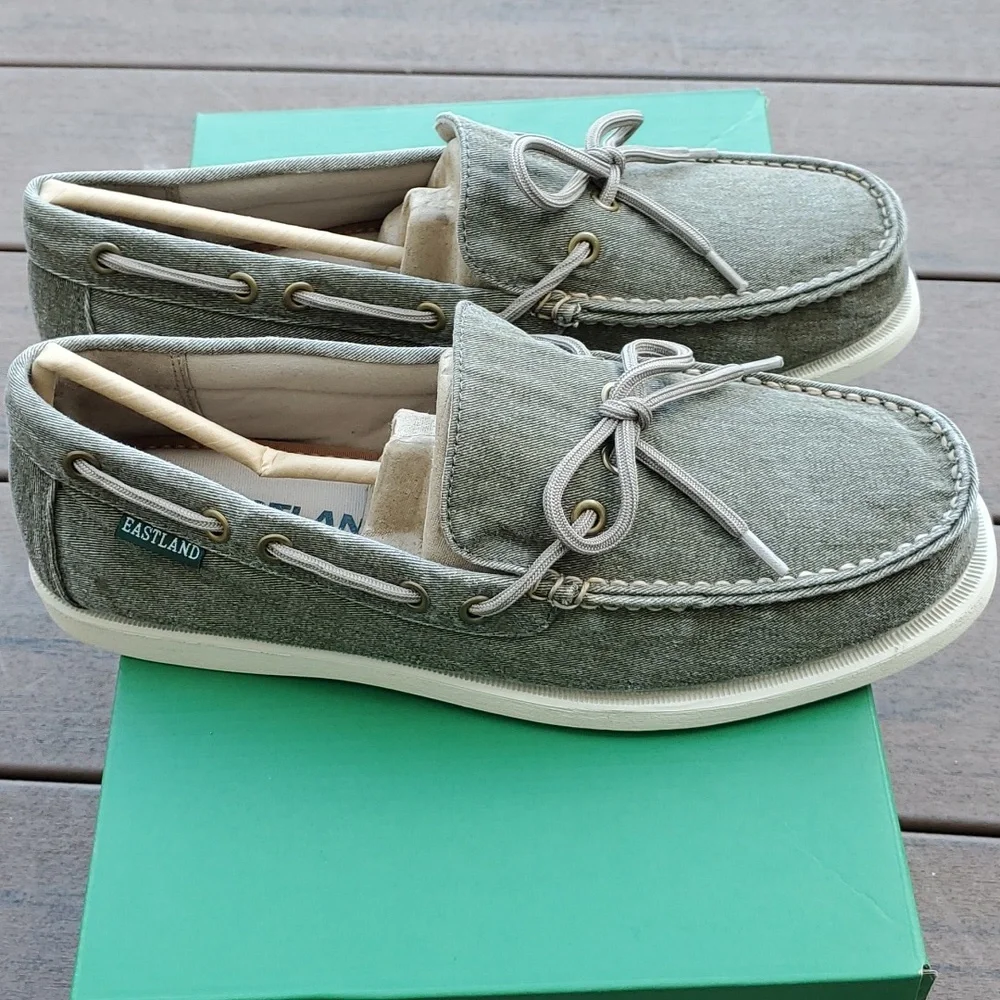 NWT  EASTLAND Men's boat shoes, canvas, size 9, olive